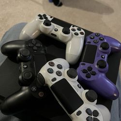 PS4 Controllers