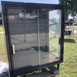 Merchandise Displayer