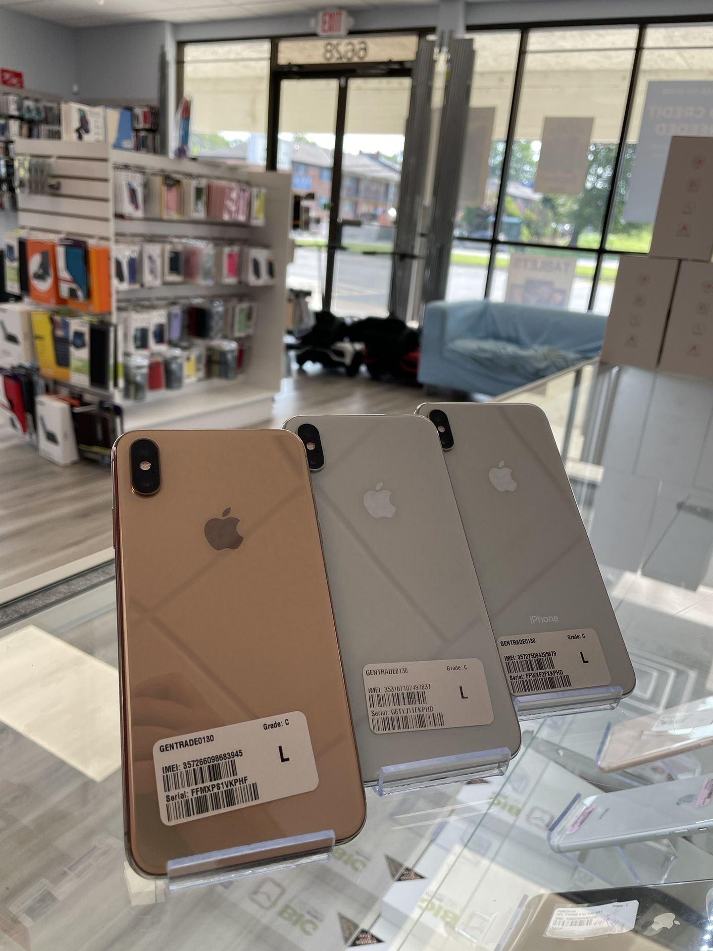 iPhone XS Max Factory Unlocked With Warranty