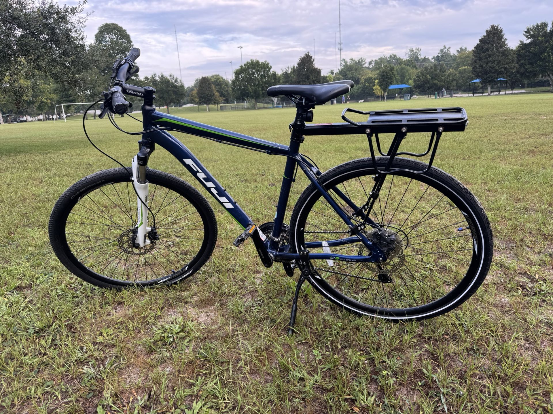 Fuji Traverse One.1 Hybrid Bicycle