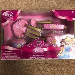 DISNEY Royal Cooking Play Set BRANDNEW