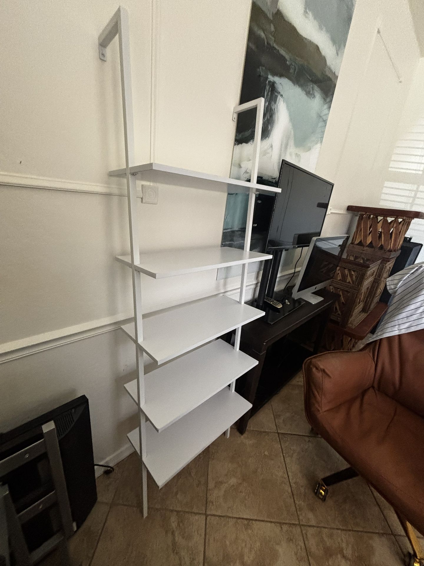 White Leaning Shelf