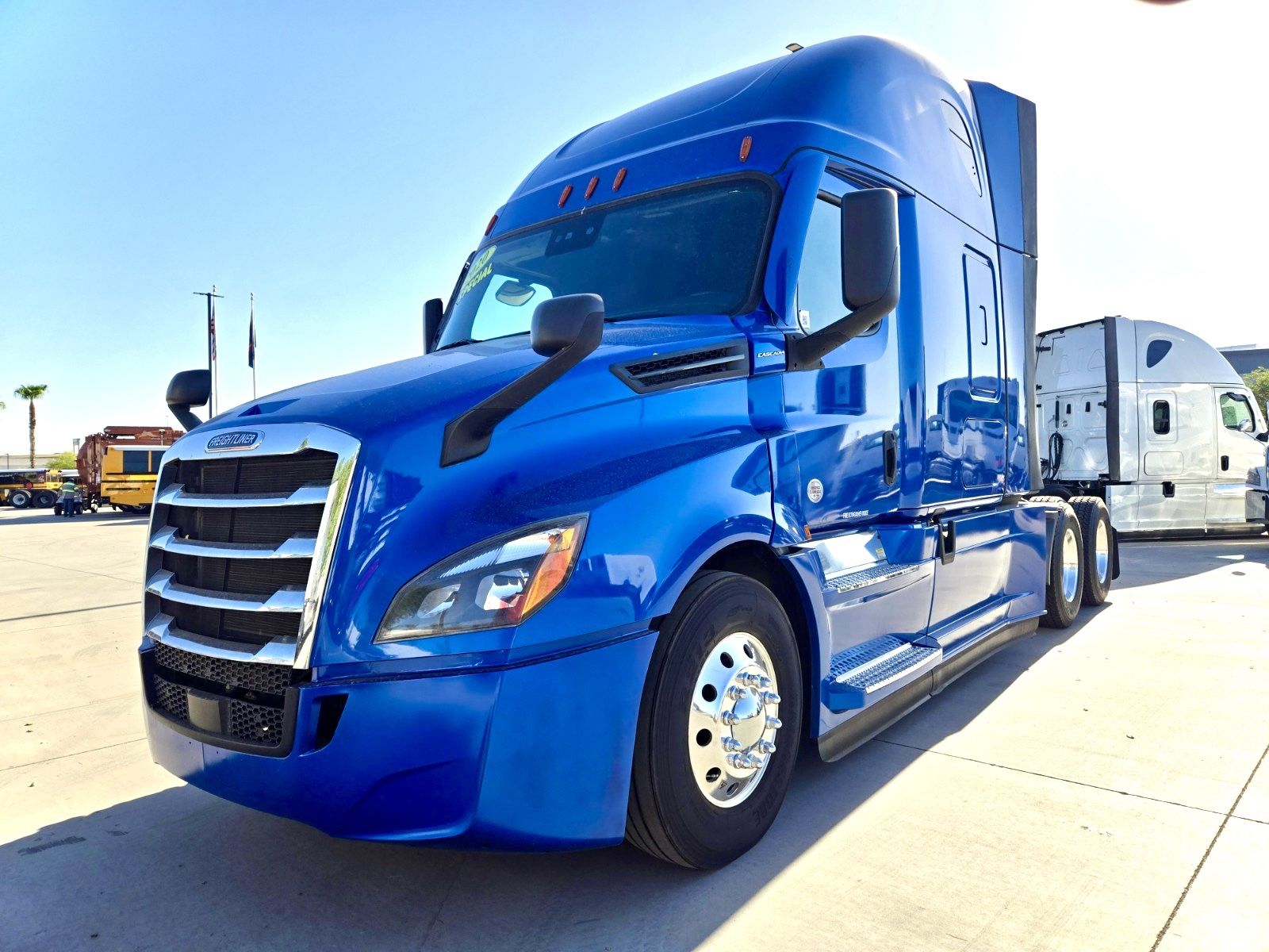 2020 FREIGHTLINER CASCADIA - DD15 INVERTER - LOW ENGINE HOURS