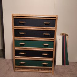 Dresser With Interchangeable Drawer Cover
