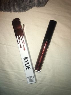 Kylie Jenner metal matte in reign k