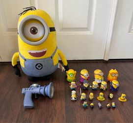 lot of minion figures