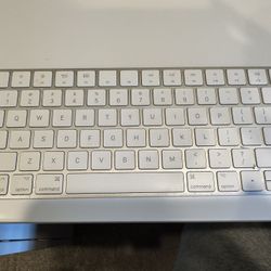 Apple Wireless Keyboard