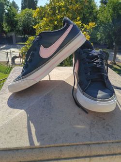 Nike Court legacy SE colorway