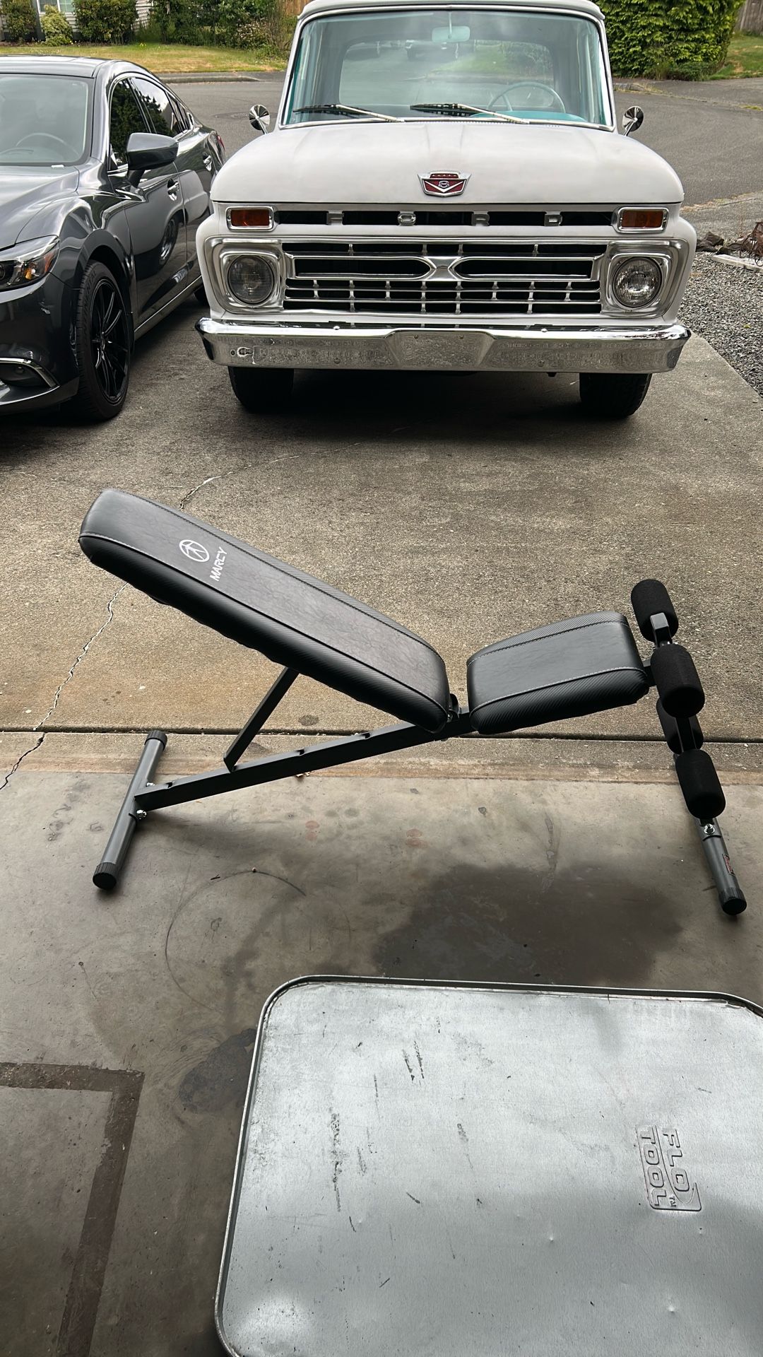 Adjustable Weight Bench
