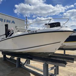 1998 Mako 221 Center Console