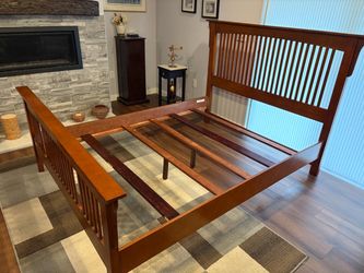 Queen bed.