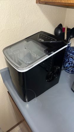 Like new portable nugget ice maker