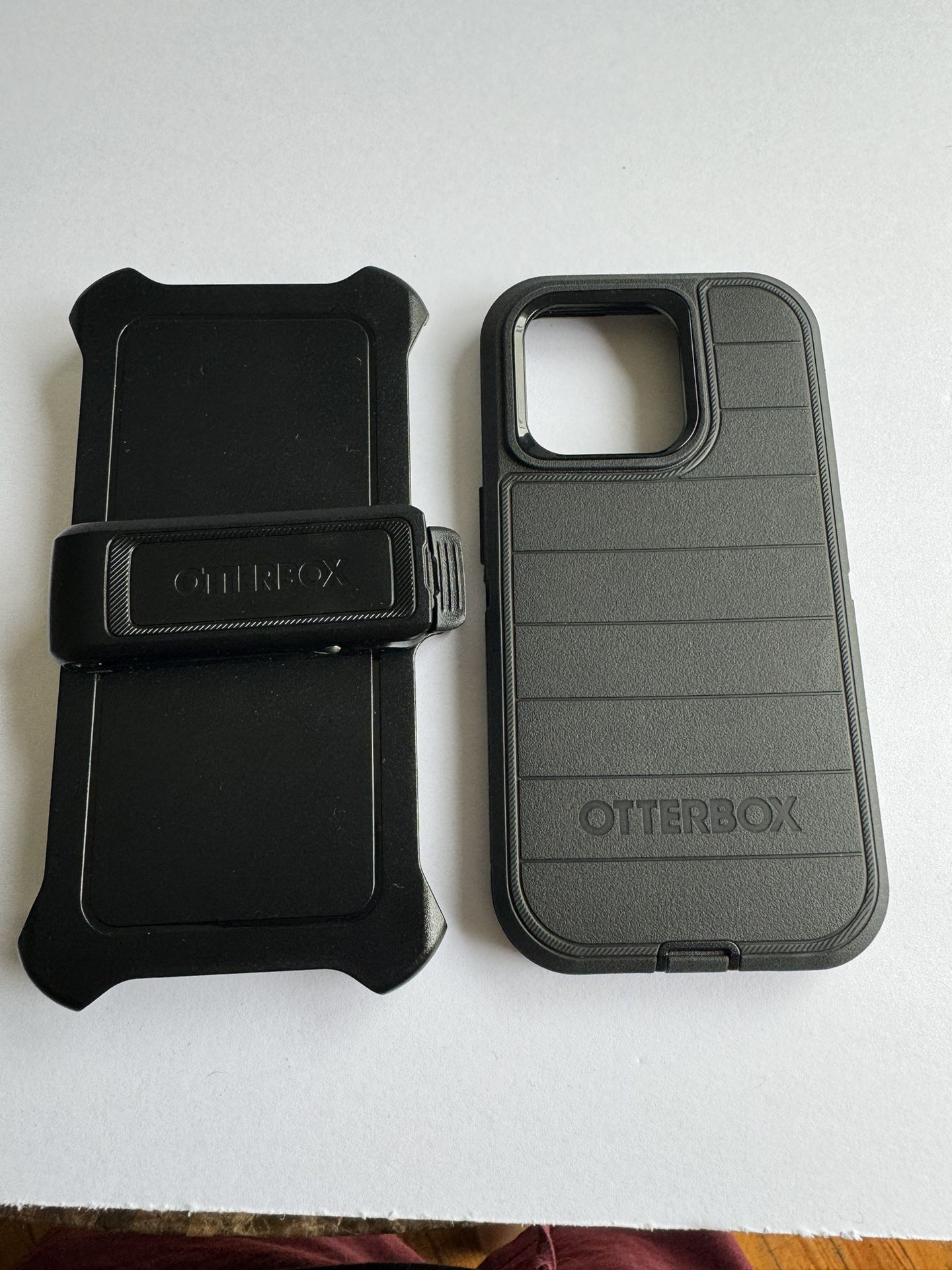 Otferbox Defender for Iphone 15Pro NOT THE MAX 