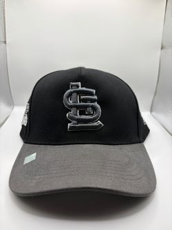 Saint Louis Hat. Brand new Hats. Cachuchas y Gorras nuevas. Western, truckers, and sports hats. Located in HESPERIA. INVENTORY 1