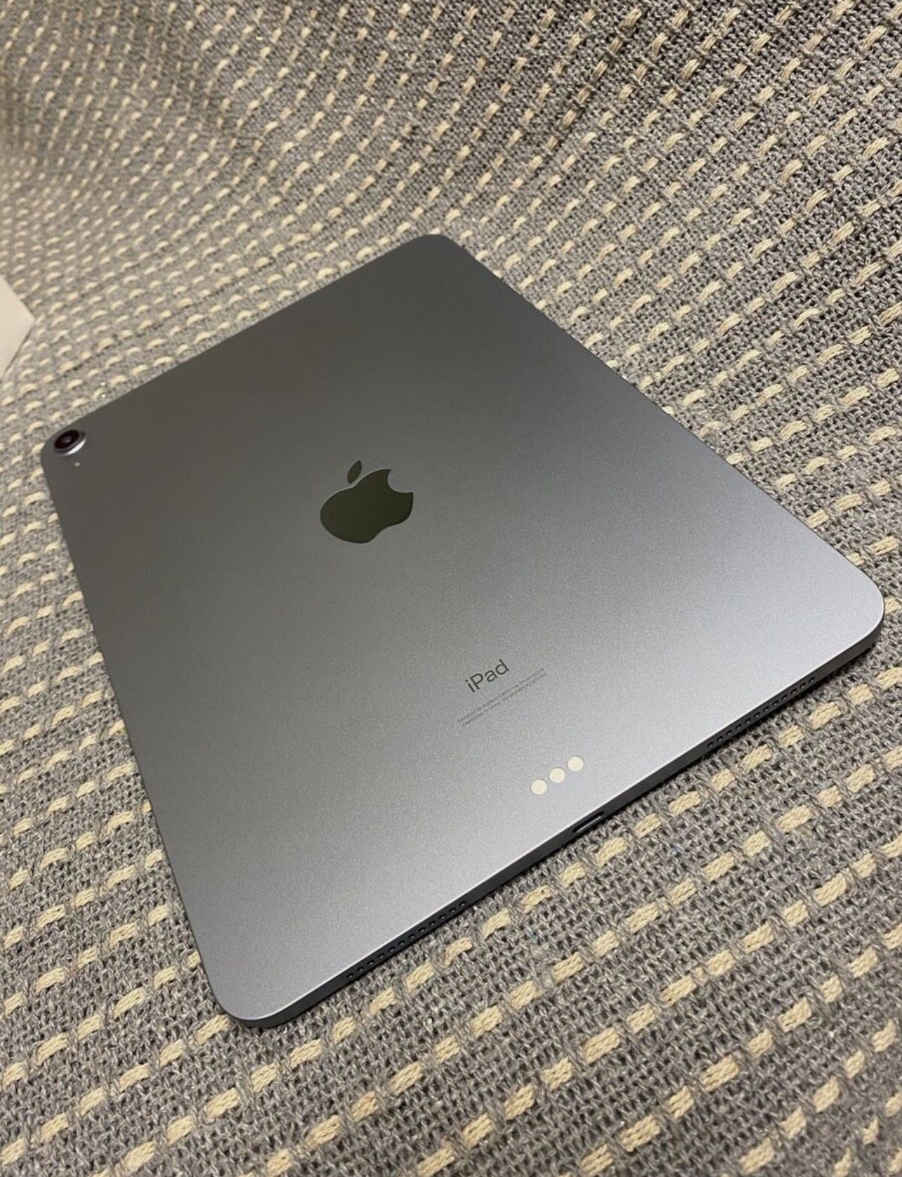 iPad 2024 - WiFi + Cellular 