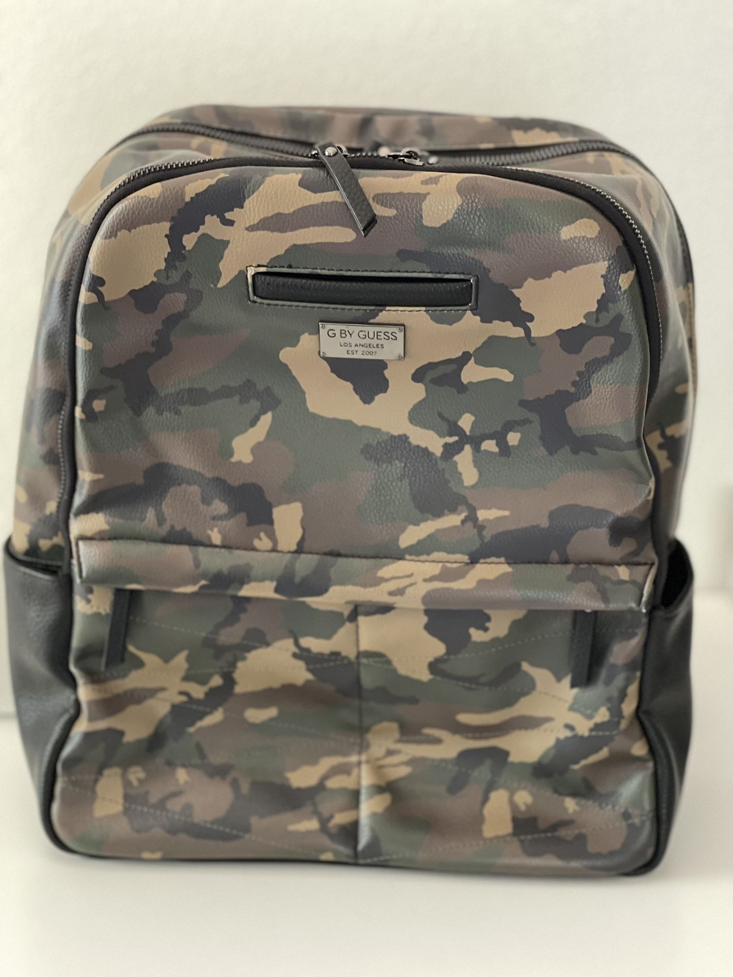 Guess Backpack (Camo) for Sale in Kissimmee, FL - OfferUp