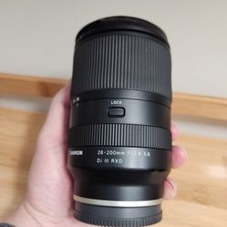 Tamron 28-200mm f/2.8-5.6 Di III RXD Lens for Sony E full frame