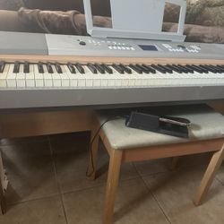 Yamaha DGX 620 Keyboard Bundle, Bench, Pedal, Stand