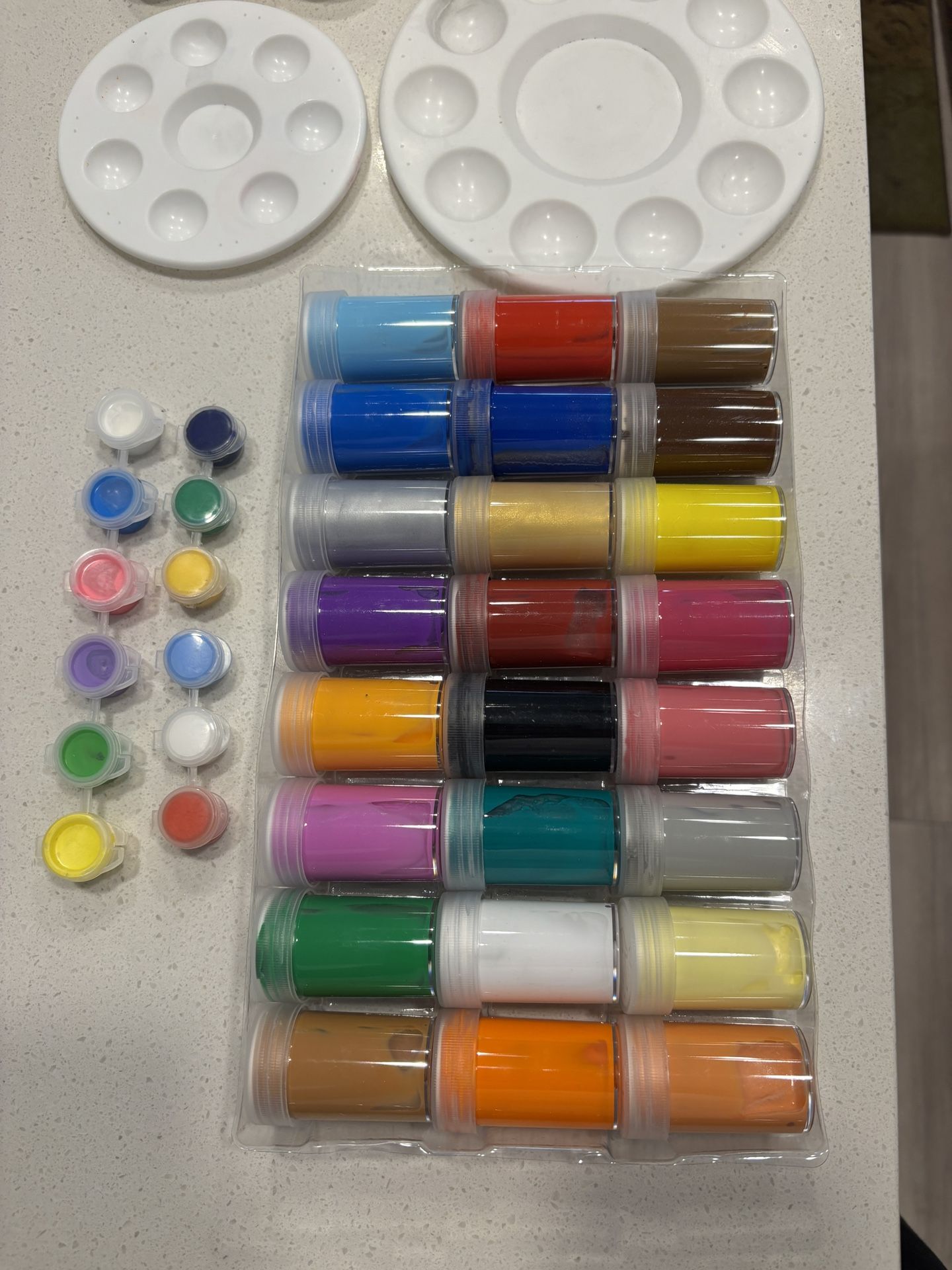 Acrylic Paint Set With Brushes