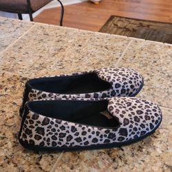 Dearfoams Animal Print Slippers Size 9-10 