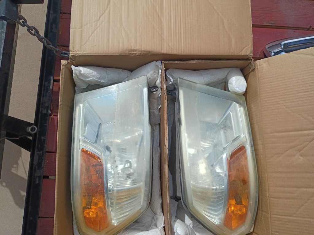 2010 Dodge Ram OEM Factory Headlights