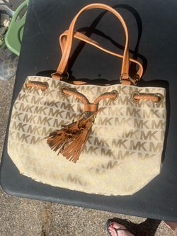 Micheal kors purse