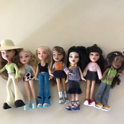 LI’L BRATZ TOY DOLL COLLECTION WITH MATCHING LOFT DOLL HOUSE