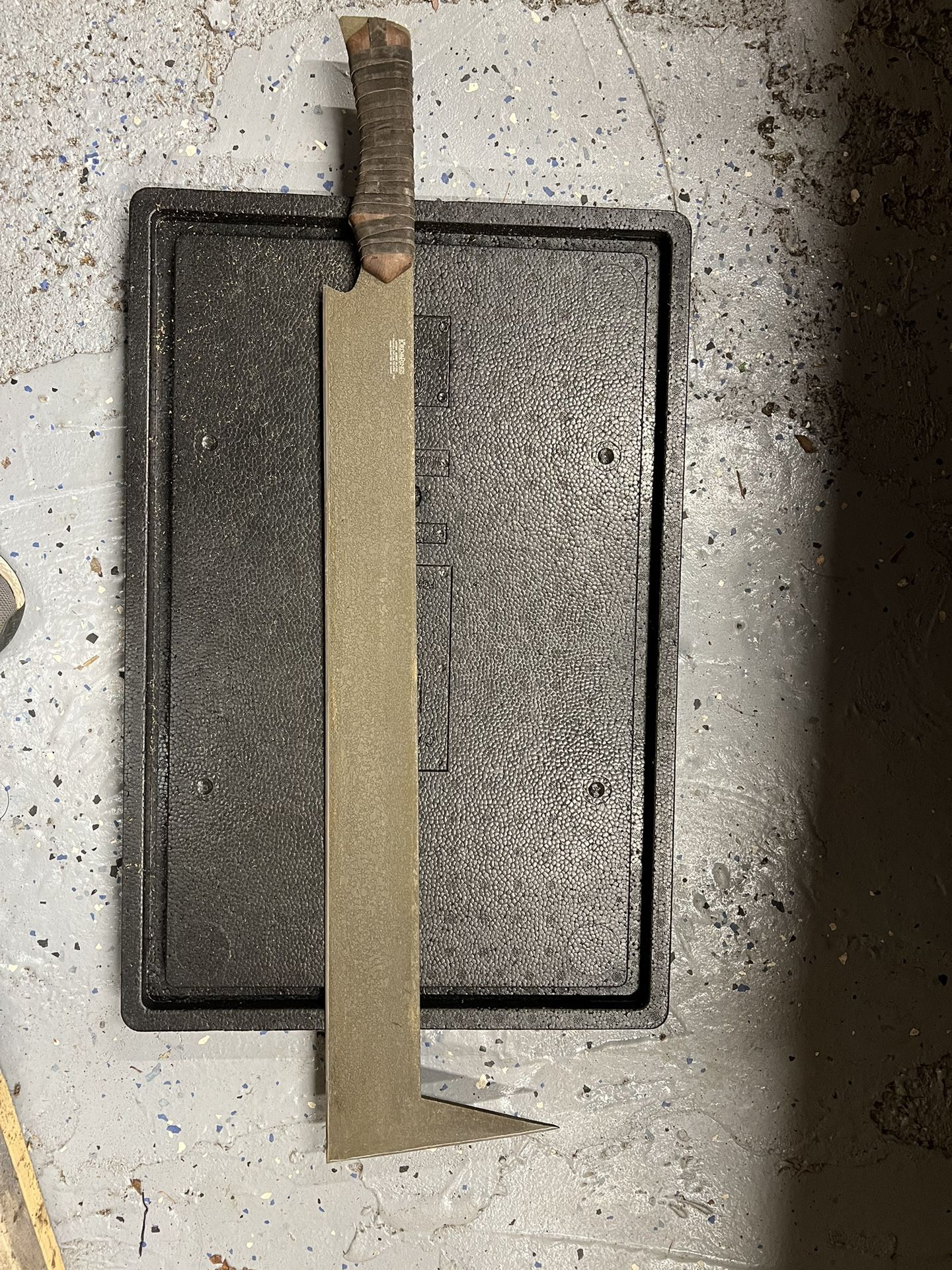 The Lord of the Rings Uruk Hai Scimitar Sword