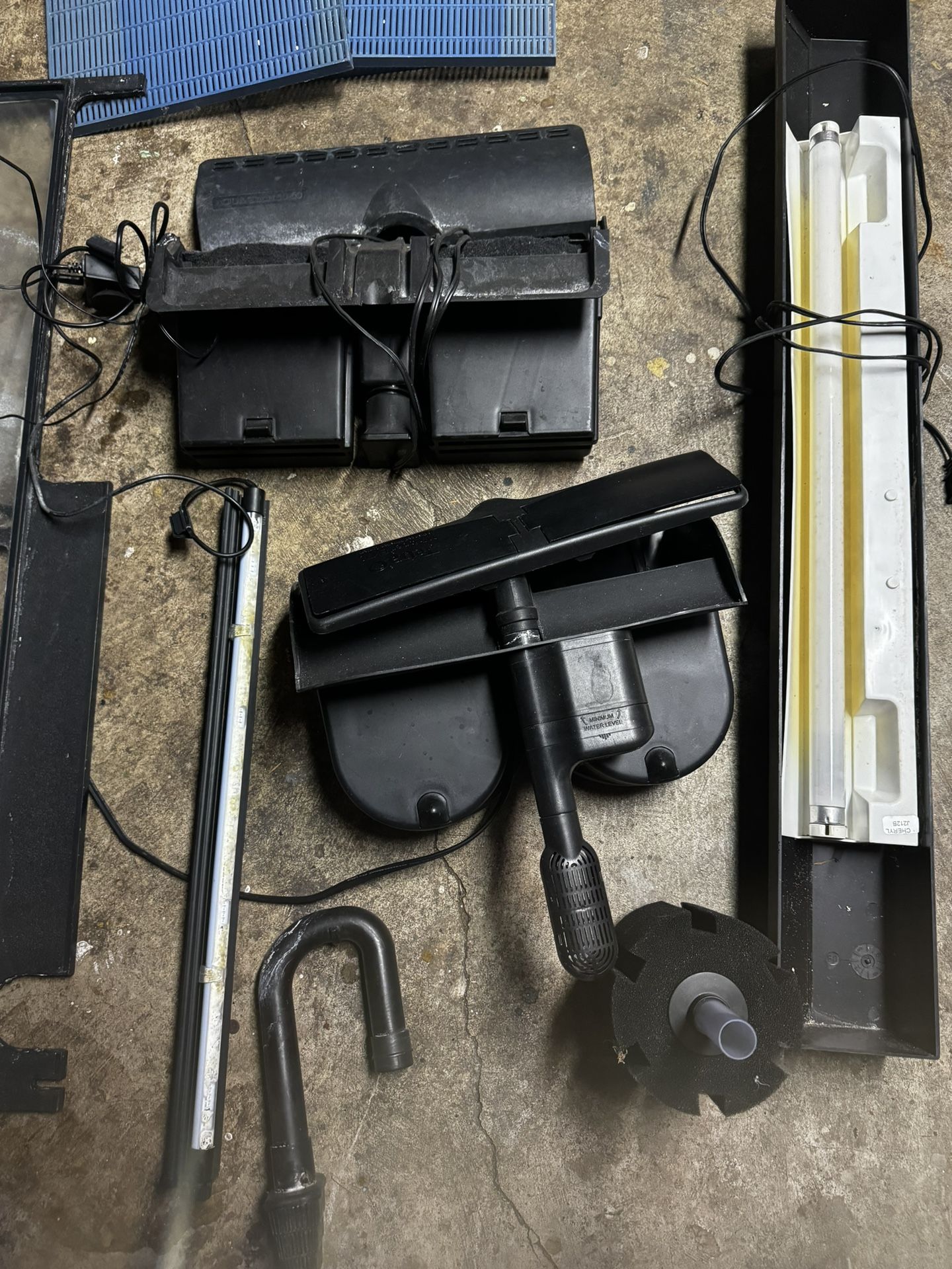 Multiple Fish Tank Accessories 