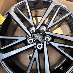 19’ in. Toyota Camry XSE Smoked Gray & Black-finished