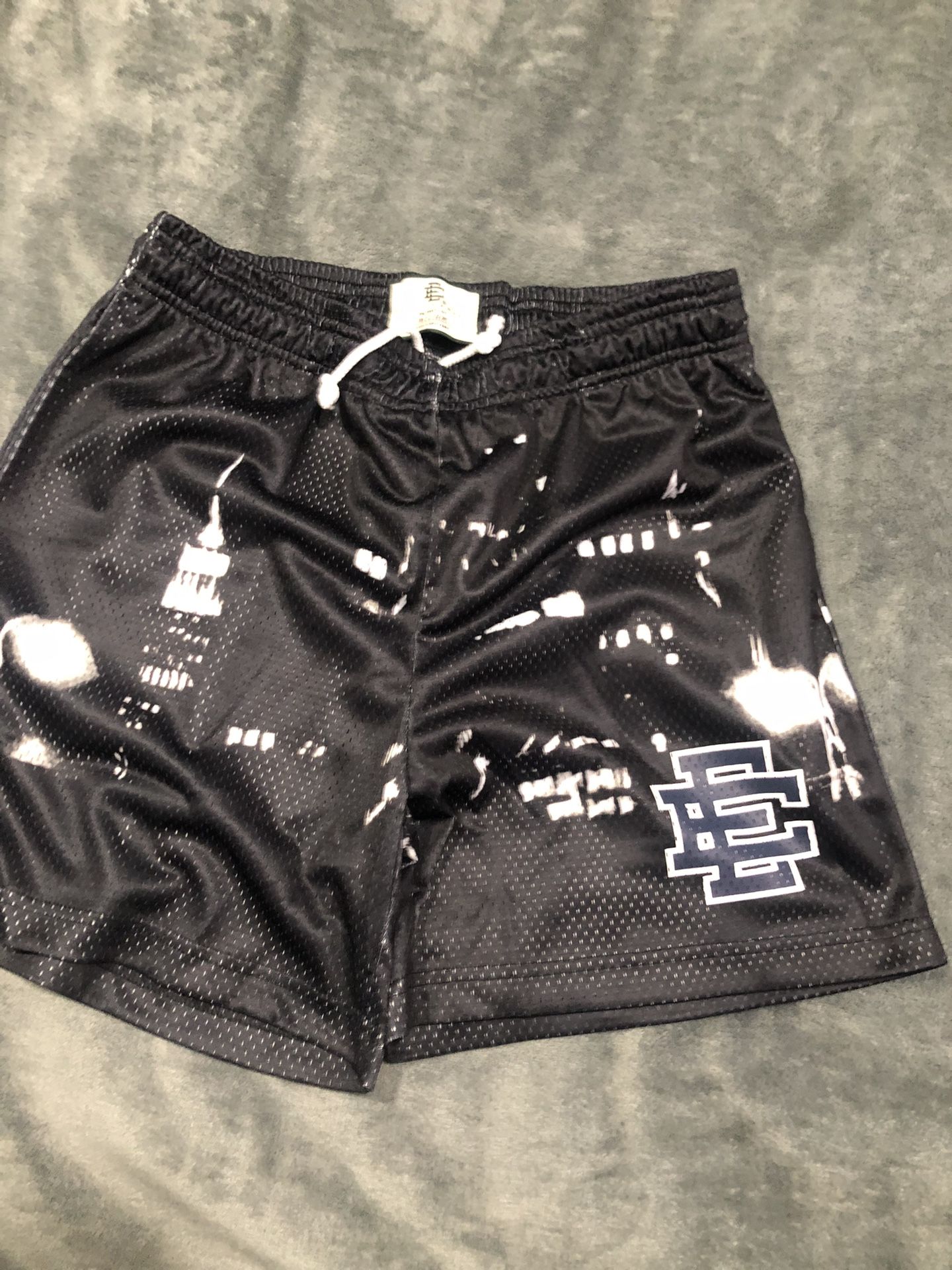 EE Shorts. M,l,xl