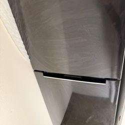 Black Refrigerator With Freezer Magic Chef 5'8 Tall 