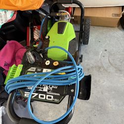 2700 Psi Pressure Washer