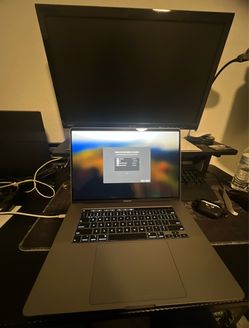 Apple MacBook Pro Laptop Space Gray