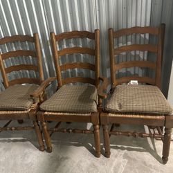 Set Of 8 Chairs 