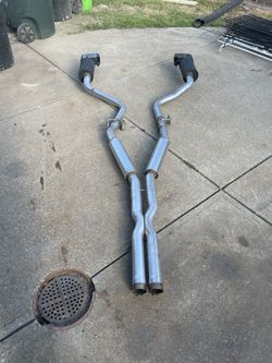 Duel exhaust for a challenger