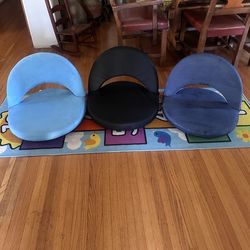 Flex spaces comfy floor seats set of 3 like new