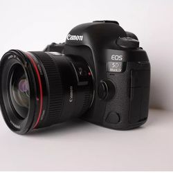 Canon EOS 5D Mark IV 30.4MP - With EF 28mm 1.4 L Lens - Low 3867 Shutter Count
