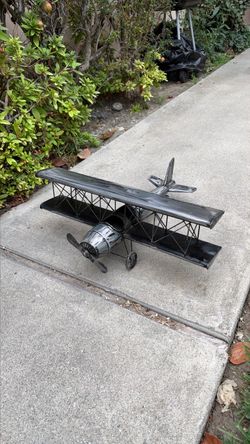 Metal airplane decor