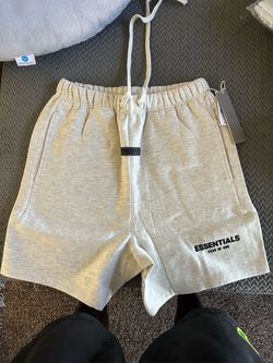 Size xs Essential shorts