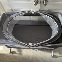 Baby Bassinet - Great Condition