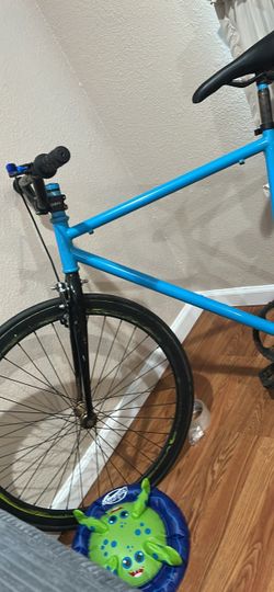 Blue Single Speed Fixed Gear Bicycle