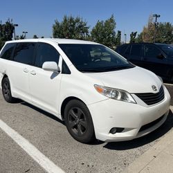 2016 Toyota Sienna
