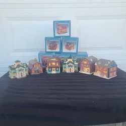 Petite Houses