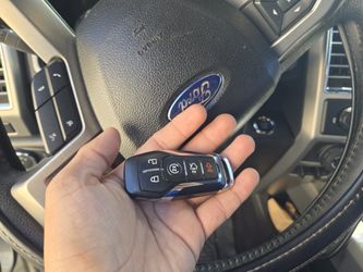 LLAVES Y CONTROLES PARA CARROS 