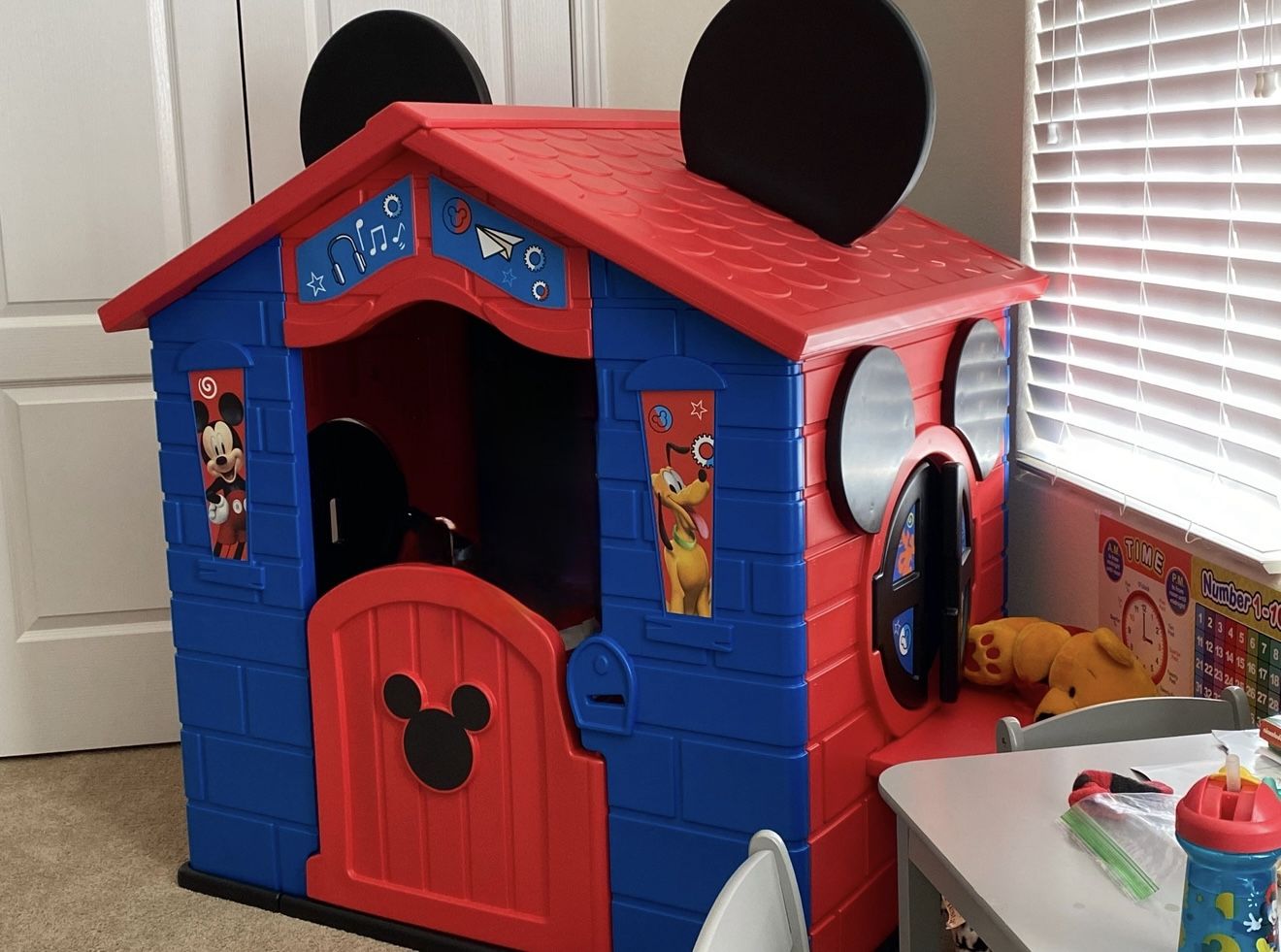 Fun Mickey Mouse Playhouse