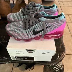 Nike Vapormax Size 9 Women’s 