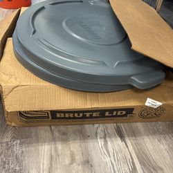 Brute - 44gallon lid