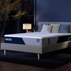 New in box Nectar Classic Hybrid 12" King Mattress, Medium Firm