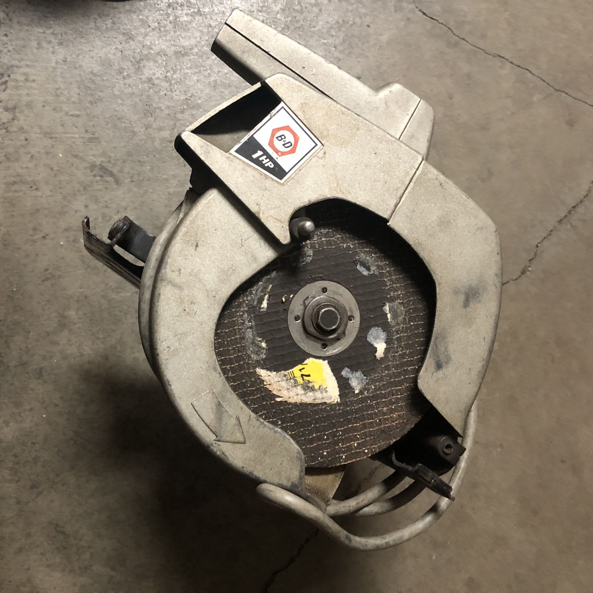 Black & Decker Circular Saw & 4 New Saw Blades